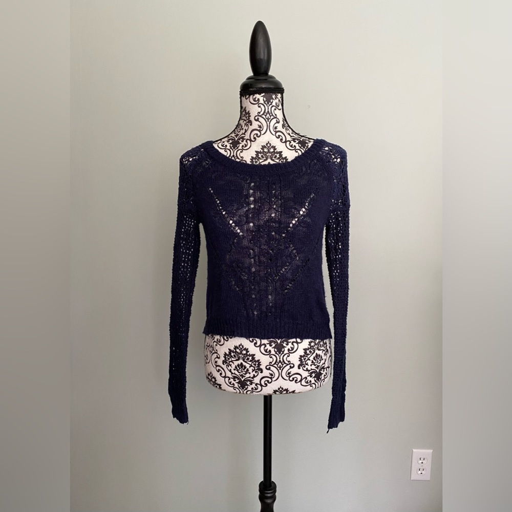 Arizona Jean Co. Junior Women’s Blue Sweater Embroidered Sleeves Open Knit Sz S